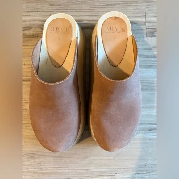BRYR Chonk Clog in Adobe Nubuck - Picture 2 of 7